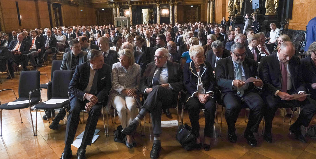 Senatsempfang aus Anlass des Jubil ums “ 175 Jahre Hapag-Lloyd Aktiengesellschaft " im Hamburger Rathaus und Abendessen am Ballindamm _