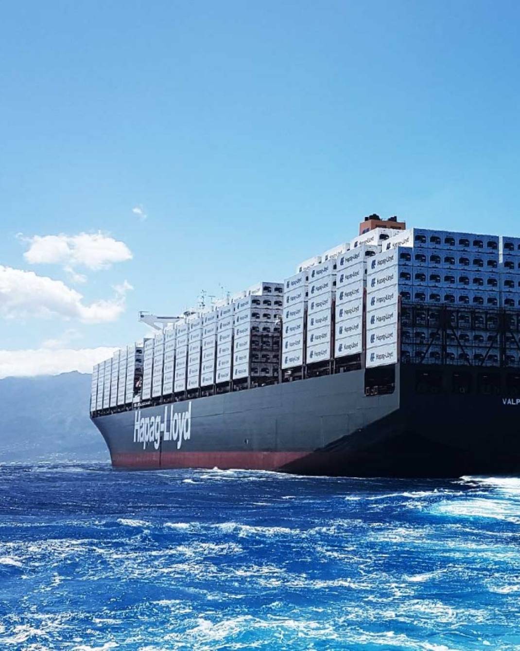 HLAG_PPT_Reefer_Valparasio_Express_72dpi_sRGB.jpg