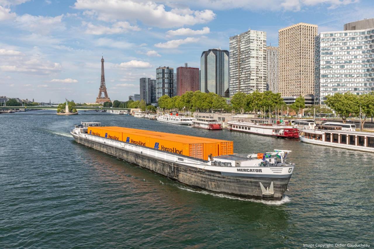 Barge Seine LOOKOUT