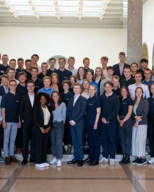 GruppenbildAzubis2022_high-1.jpg