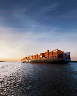 HLAG_PPT_Hamburg_Express_72dpi.jpg