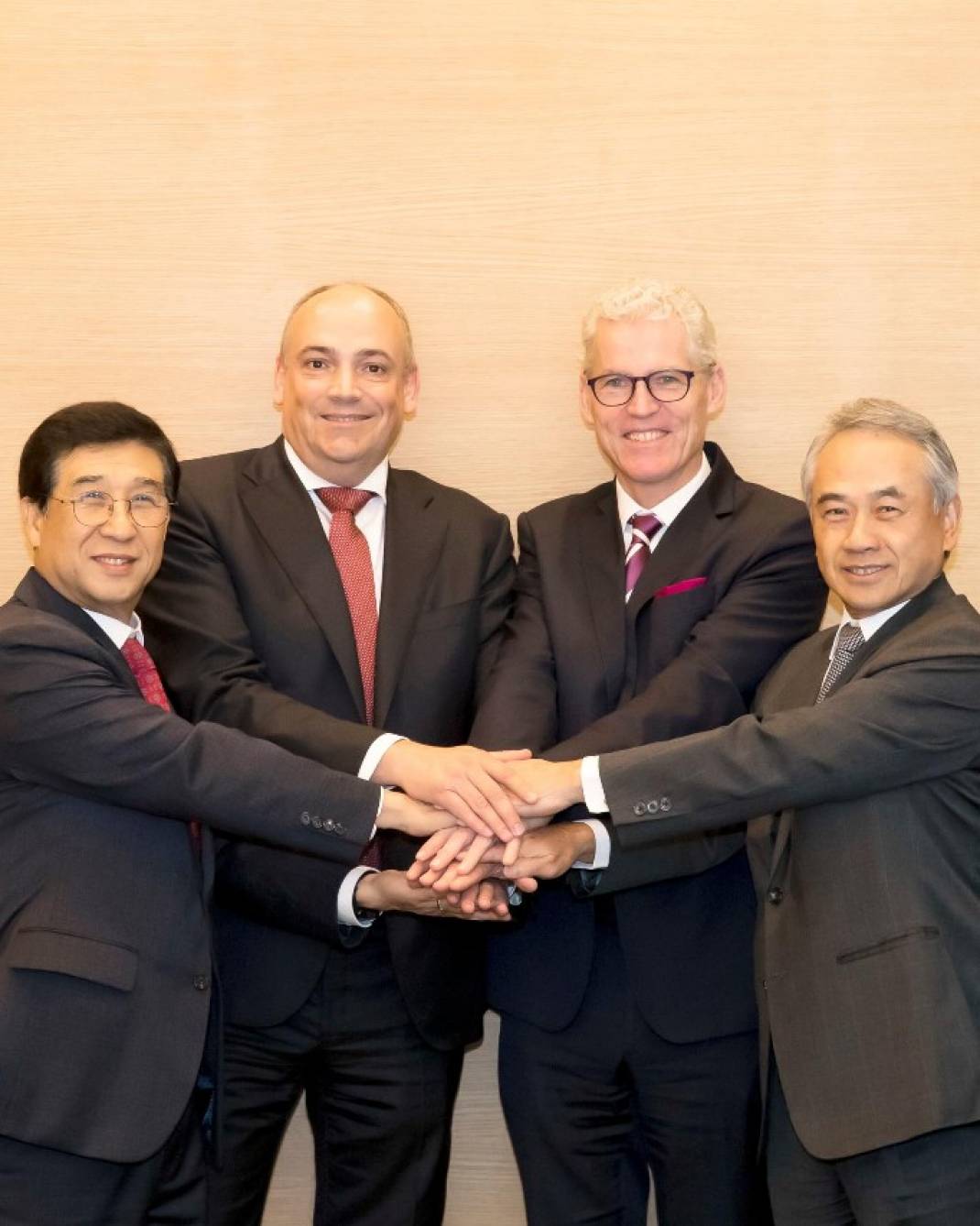 Jae-hoonBae_HMM_RolfHabbenJansen_HapagLloyd_JeremyNixon_ONE_BronsonHsieh_YangMing.jpg