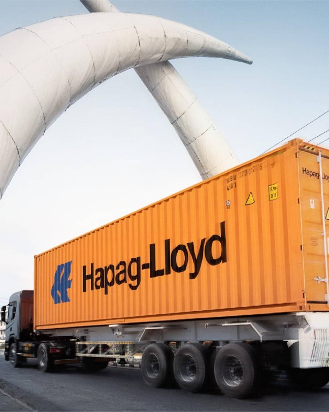 Truck_in_Mombasa.jpg