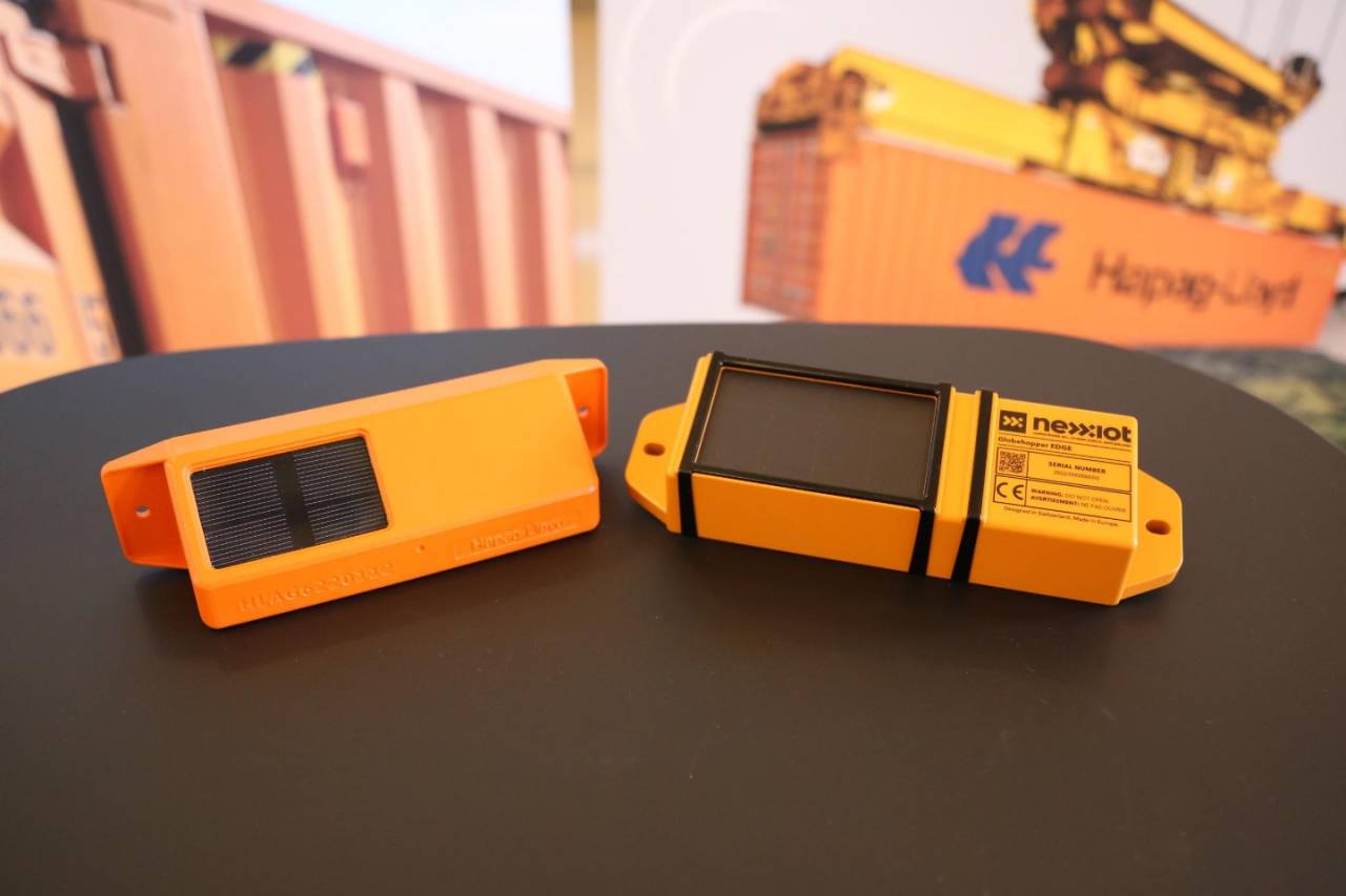 Hapag LloydDryContainerMonitoring FirstPrototypDevices