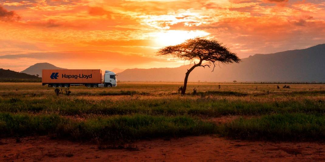 HLAG_Wallpaper_Truck_Africa.jpg