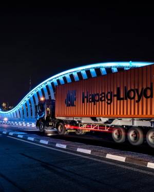 HLAG_TRUCK_MeydanBridge_Dubai_16-9.jpg