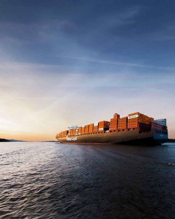 HLAG_PPT_Hamburg_Express_72dpi.jpg