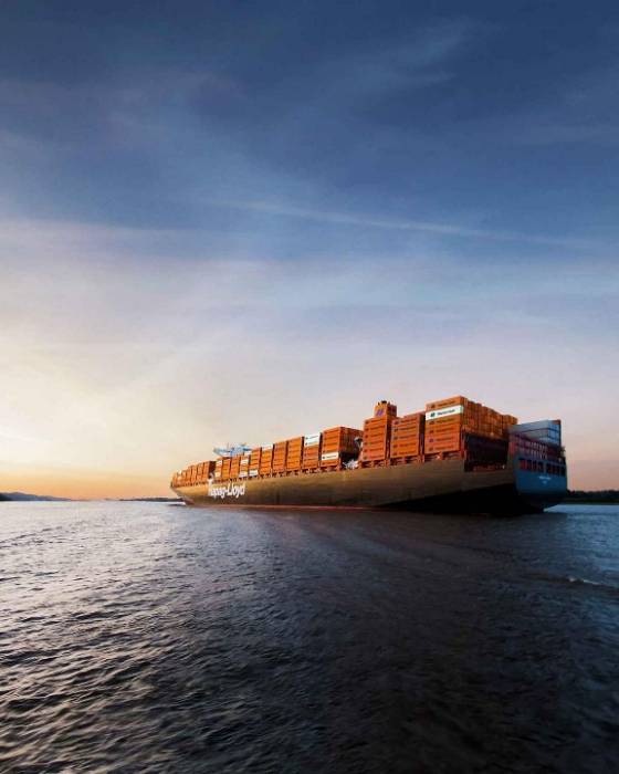 HLAG_PPT_Hamburg_Express_72dpi.jpg