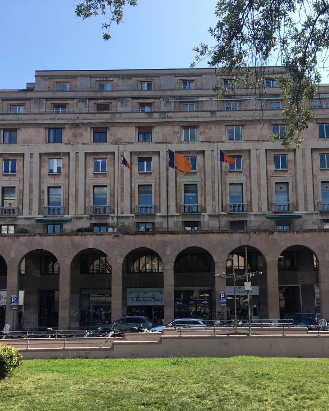 Office_Genoa_rotated.jpg