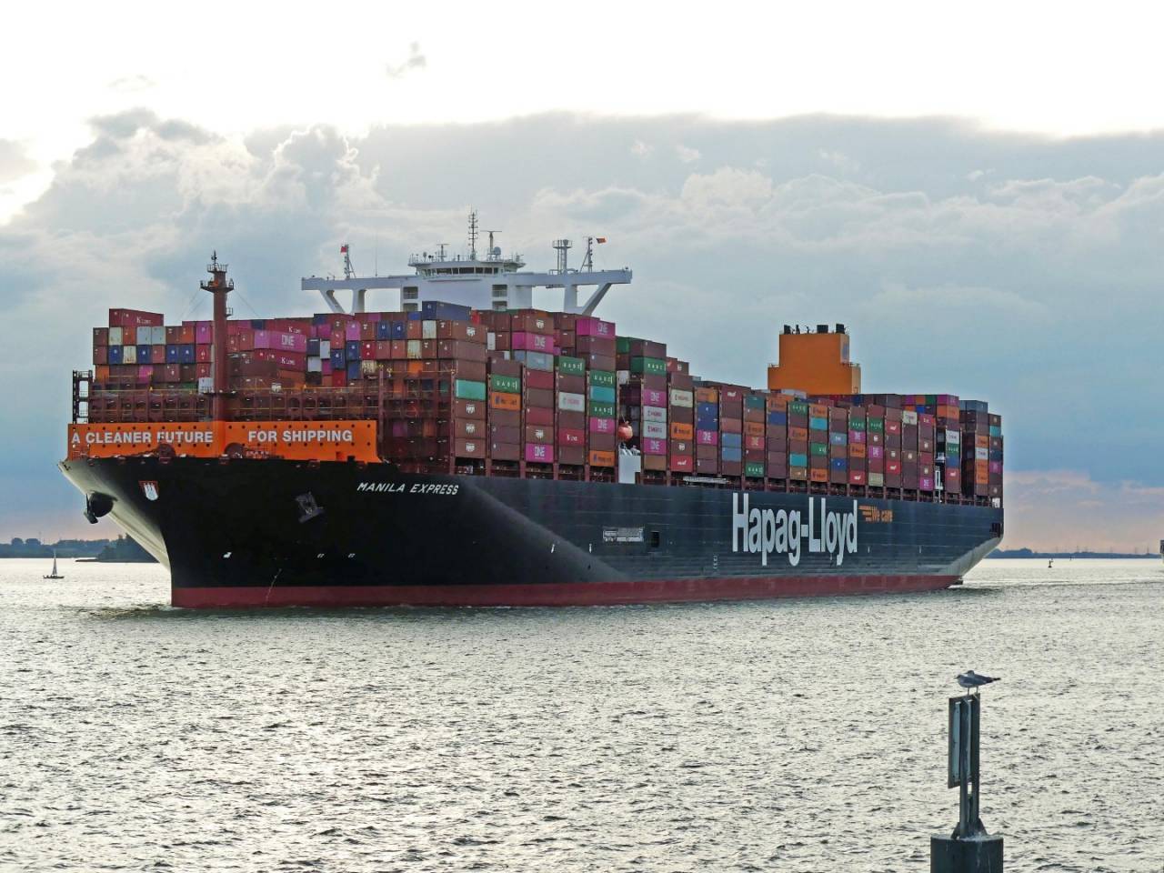 Also on the newbuild Manila Express Hapag-Lloyd will roll out the Starlink Internet